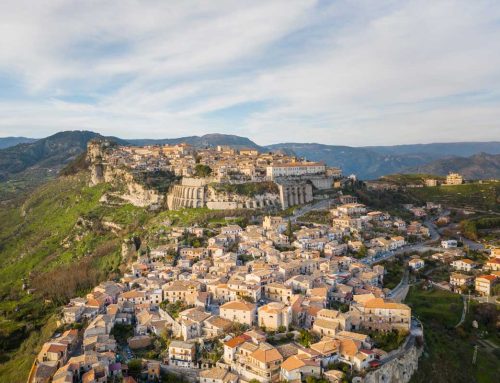 L’incanto, tra echi bizantini e profumi di mare